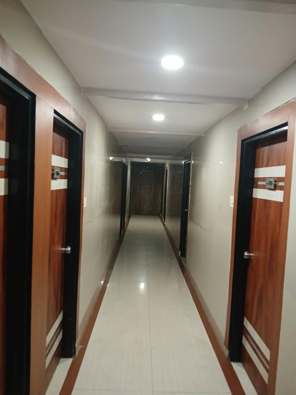 Blossoms Room Holiday Inn- Lakdikapul 海得拉巴 外观 照片