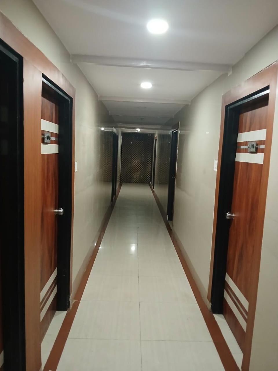 Blossoms Room Holiday Inn- Lakdikapul 海得拉巴 外观 照片