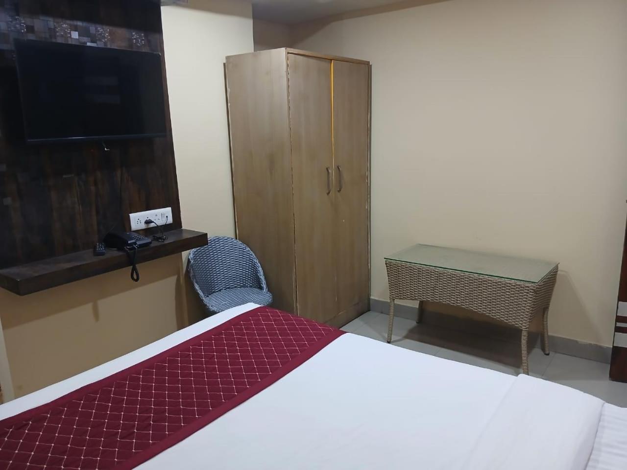 Blossoms Room Holiday Inn- Lakdikapul 海得拉巴 外观 照片