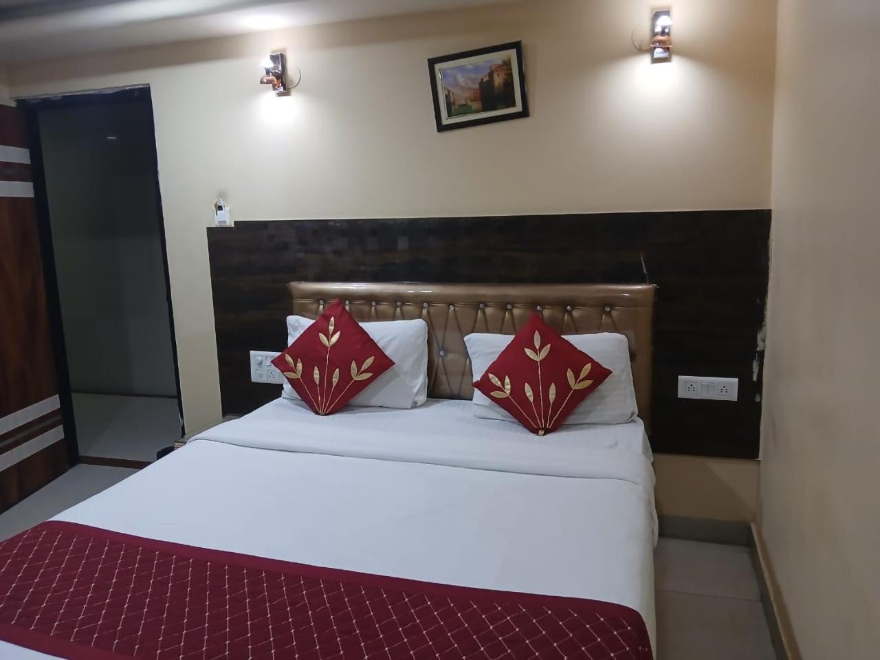 Blossoms Room Holiday Inn- Lakdikapul 海得拉巴 外观 照片