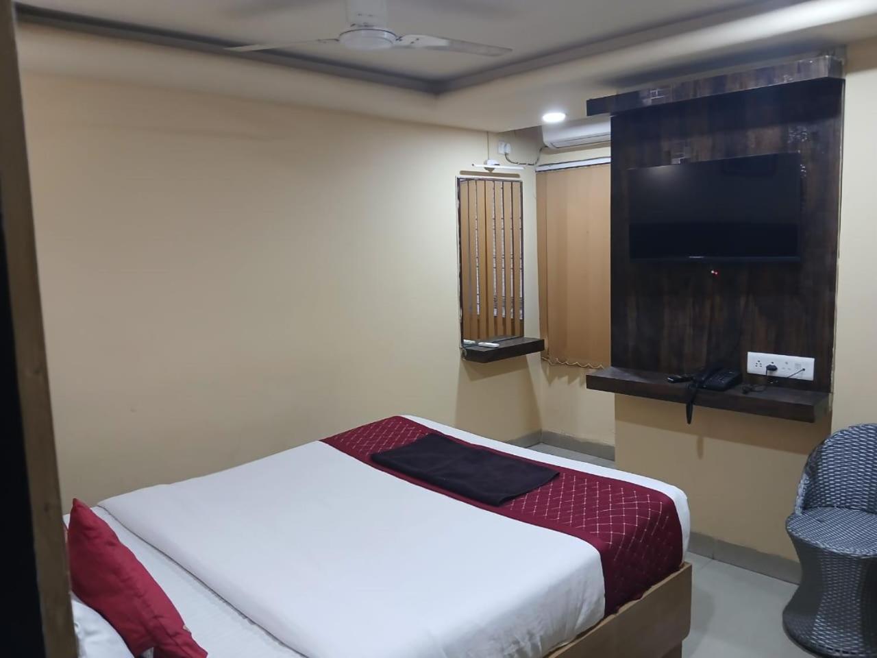 Blossoms Room Holiday Inn- Lakdikapul 海得拉巴 外观 照片